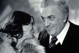 Il regista Federico Fellini e l'attrice Noel Magali